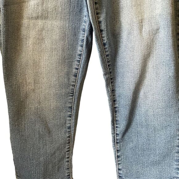 D Jeans Women's Capris Faded Denim Size 8 - Picture 5 of 13